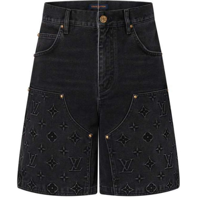 LOUIS VUITTON FW24 Logo Pattern Zip Pocket Denim Shorts Black Menswear. 1AFVAG