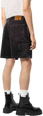 루이비통 FW24 로고 패턴 지퍼 포켓 데님 반바지 블랙 남성용. 1AFVAG Details for 루이비통 FW24 로고 패턴 지퍼 포켓 데님 반바지 블랙 남성용. 1AFVAG