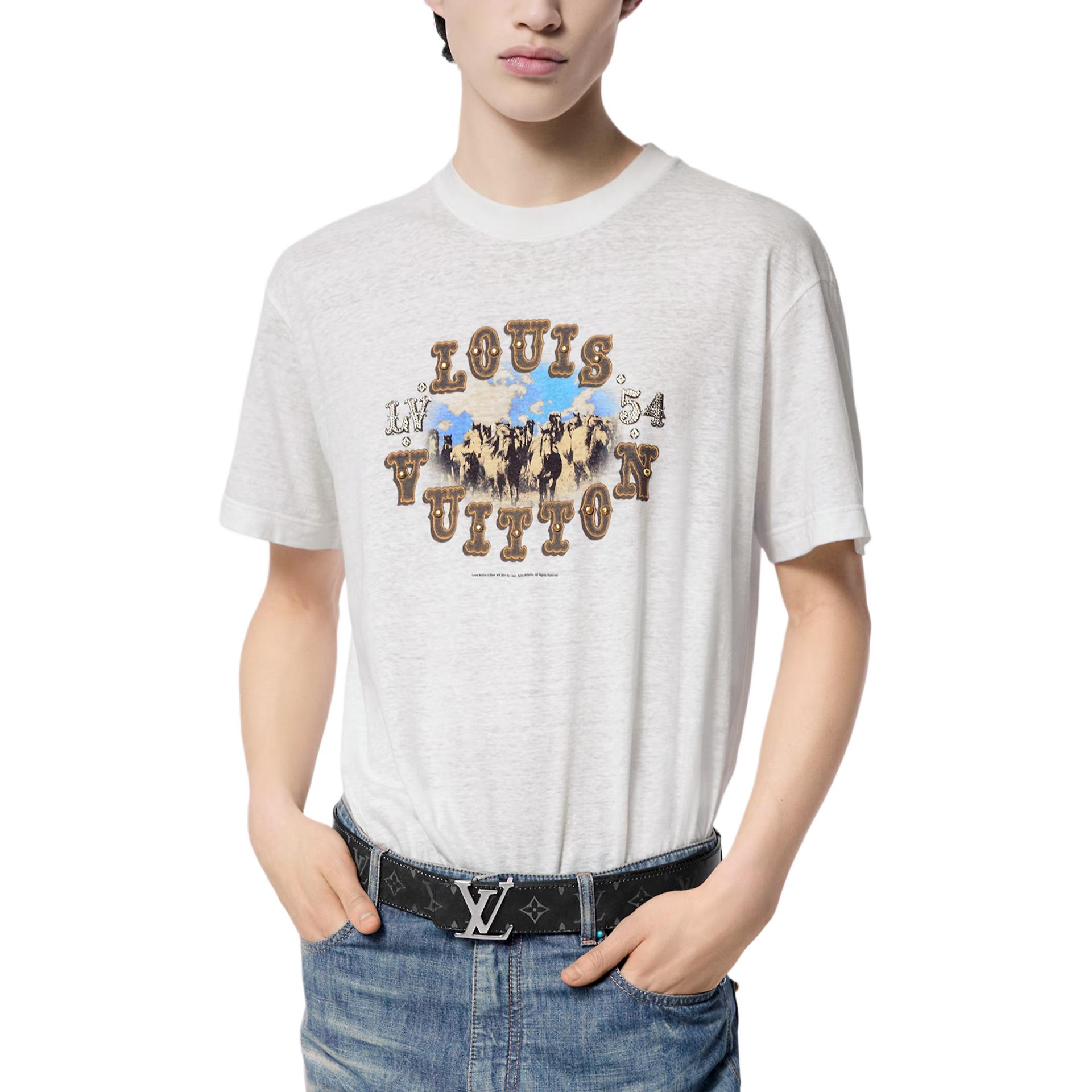 Purchase 路易威登 FW24 標誌印花圓領白色 T 恤。 1AFWUR