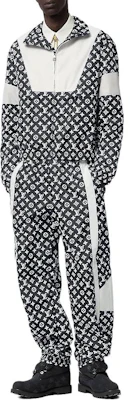 루이비통 FW24 모노그램 컬러블록 집업 자켓 그레이 남성복 1AFWJL Shop 루이비통 FW24 모노그램 컬러블록 집업 자켓 그레이 남성복 1AFWJL