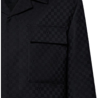 루이 비통 FW24 솔리드 로고 자카드 긴팔 셔츠 블랙 1AFVND Sizing 루이 비통 FW24 솔리드 로고 자카드 긴팔 셔츠 블랙 1AFVND