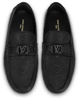 Shop LOUIS VUITTON Hockenheim 皮革套穿標飾鞋 摩卡辛 黑色