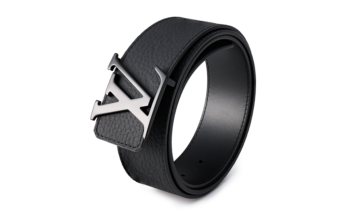 Lookbook Louis Vuitton Sabuk Pria Kulit Embossed Initiales Hitam Lebar 4cm M0424