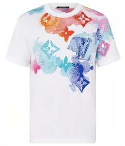 LOUIS VUITTON Kaos Kerah Bulat Motif Bunga Logo Tinta. 1A8QWA Order LOUIS VUITTON Kaos Kerah Bulat Motif Bunga Logo Tinta. 1A8QWA