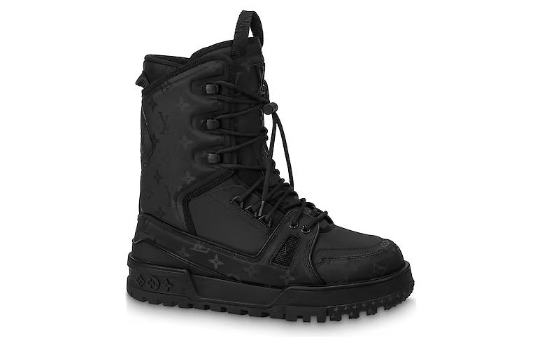 Shop Louis Vuitton But Kasut Salji Pendek Mid-Calf Bertali 'Hitam' 1AAS81