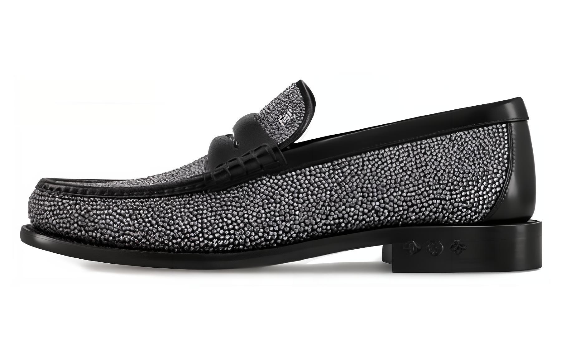 Buy 루이비통 블랙 가죽 로퍼 (Louis Vuitton Black Leather Loafer) 1AC5OK
