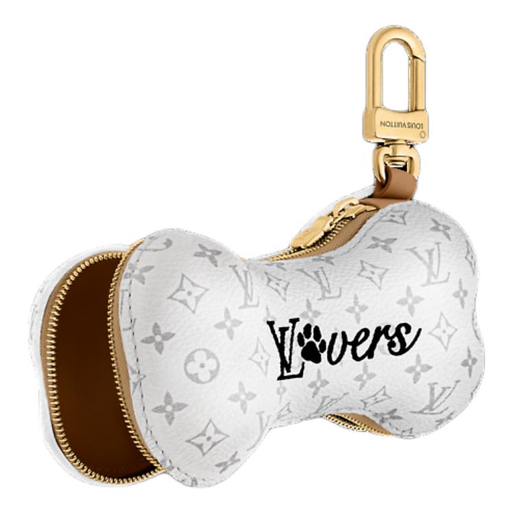 Shop LOUIS VUITTON Logo Design Metal Canvas Keychain Unisex Couple White. M02285