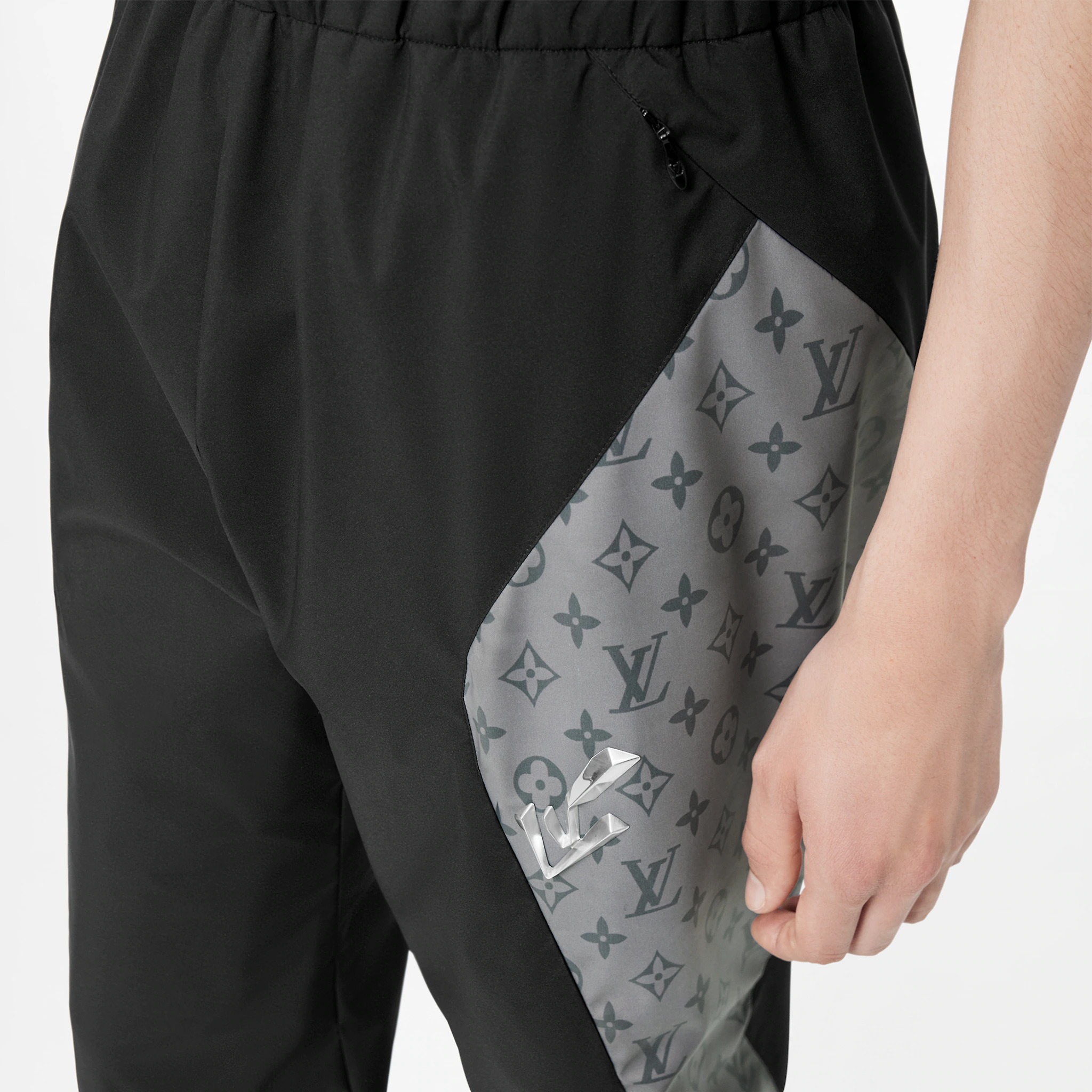 Details for Louis Vuitton Joggers Negros de Punto con Paneles y Logo Cintura Elástica 1A9GXM