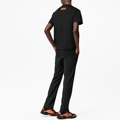 LOUIS VUITTON 標誌純色短袖T恤 黑色 1A96WN Shop LOUIS VUITTON 標誌純色短袖T恤 黑色 1A96WN