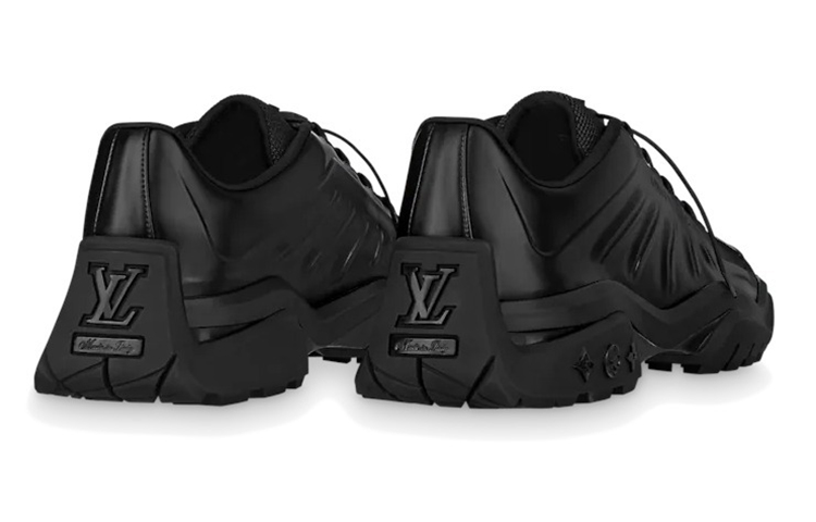 Shop Louis Vuitton Sepatu Sneakers Rendah 'Black Samurai' 1A992F
