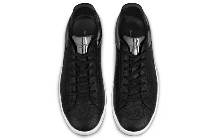 Shop 路易威登 Luxembourg Monogram 壓紋粒面小牛皮 運動鞋 炭灰色