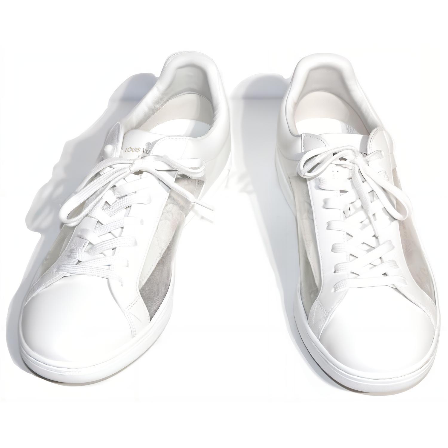 Shop ルイ・ヴィトン ルクセンブルク スニーカー (白/シルバーモノグラム) 1A8MAH