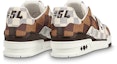 Shop Louis Vuitton LV Trainer Sneakers 'Coklat dan Putih Kotak-kotak' 1AAST3