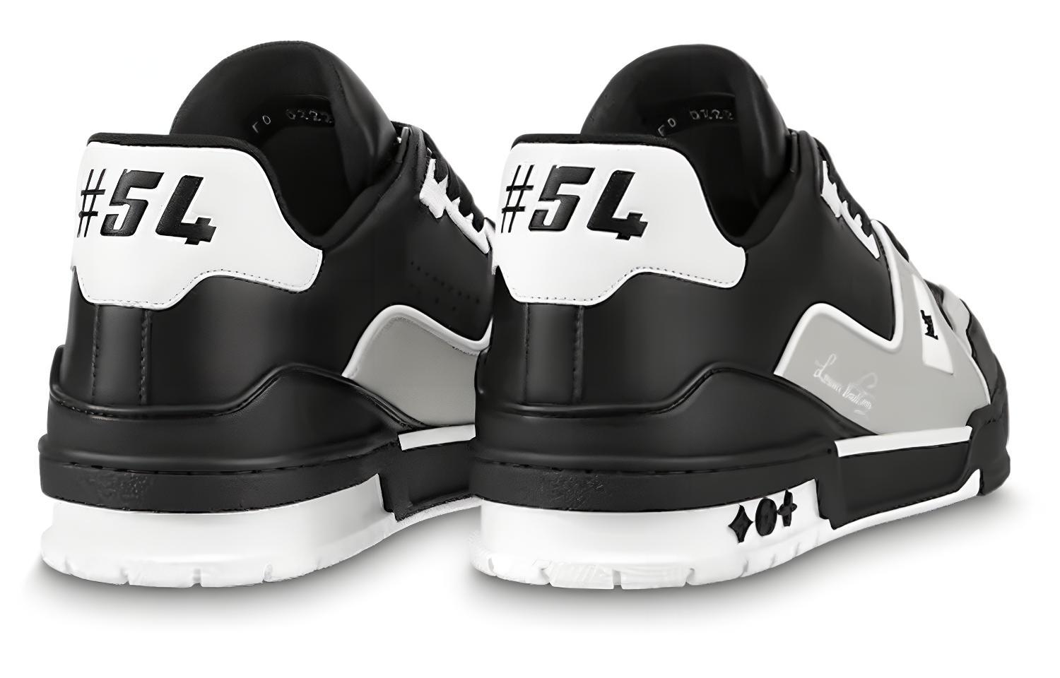 Shop Louis Vuitton 路易威登 Trainer 低筒繫帶時尚板鞋 黑色