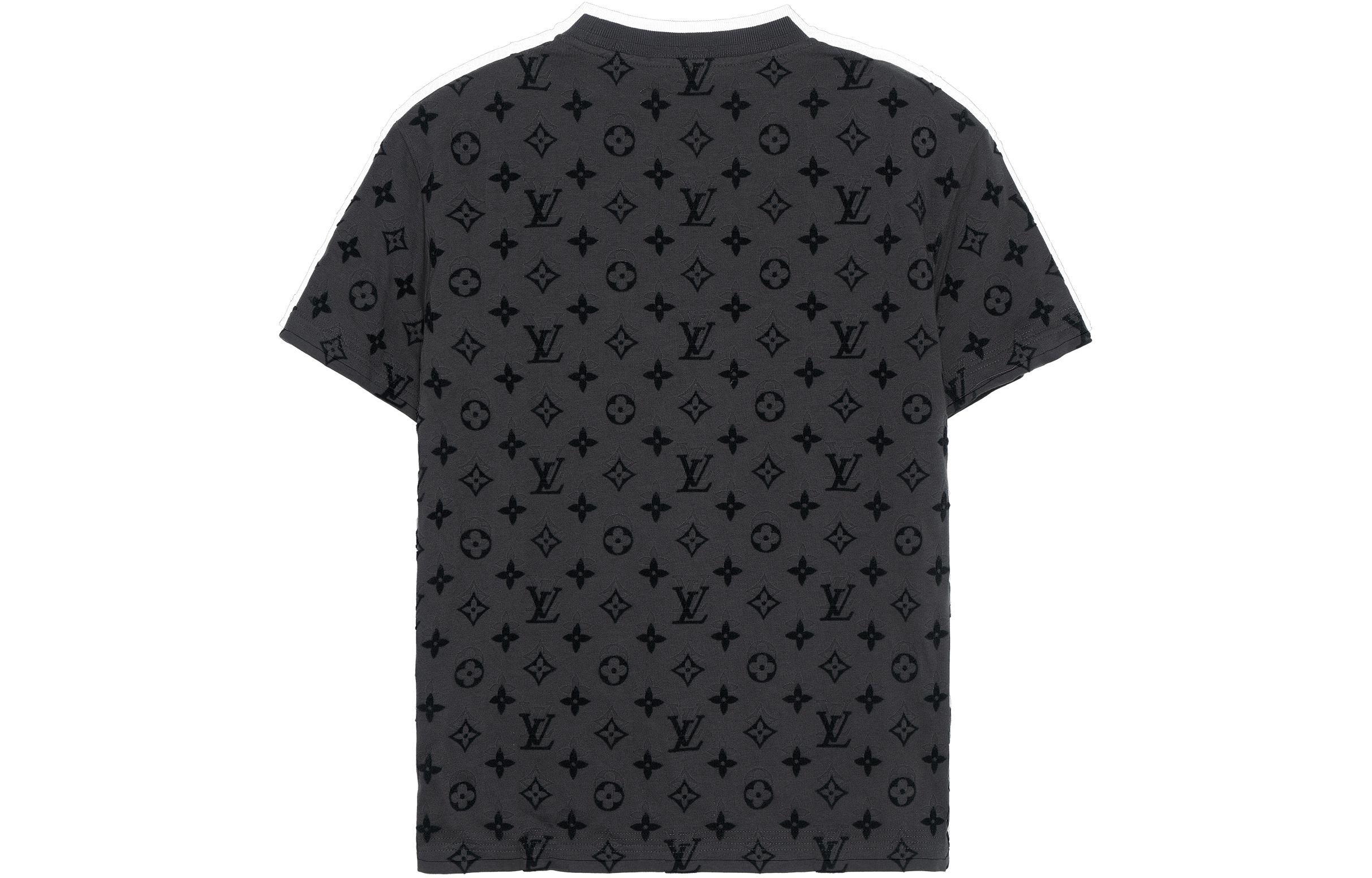 Lookbook 路易威登 Monogram 短袖扣環T恤 淺灰色 1A7QDQ