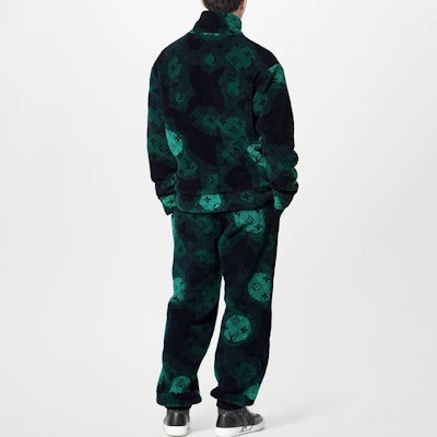 루이비통 모노그램 카모 로고 스웨이드 벨티드 재킷 그린. 1AATYT Sizing 루이비통 모노그램 카모 로고 스웨이드 벨티드 재킷 그린. 1AATYT