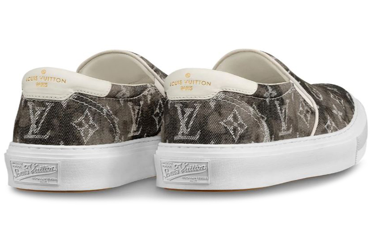 Shop Louis Vuitton Monogram Denim ''Tie-Dye'' 1A5AUB