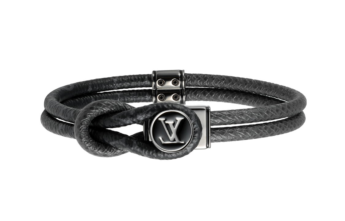 Shop 루이 비통 모노그램 플라워 블랙 가죽 팔찌 레터 참. M6780D