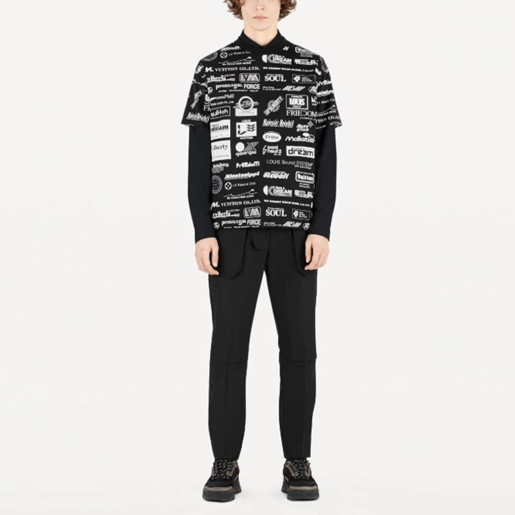 Lookbook LOUIS VUITTON Camiseta Negra de Manga Corta con Estampado Monograma 1A5DGN