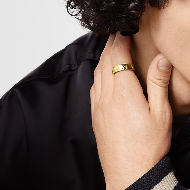 Shop 路易威登 馬賽克黃銅細戒指 金色 配件 m1505m