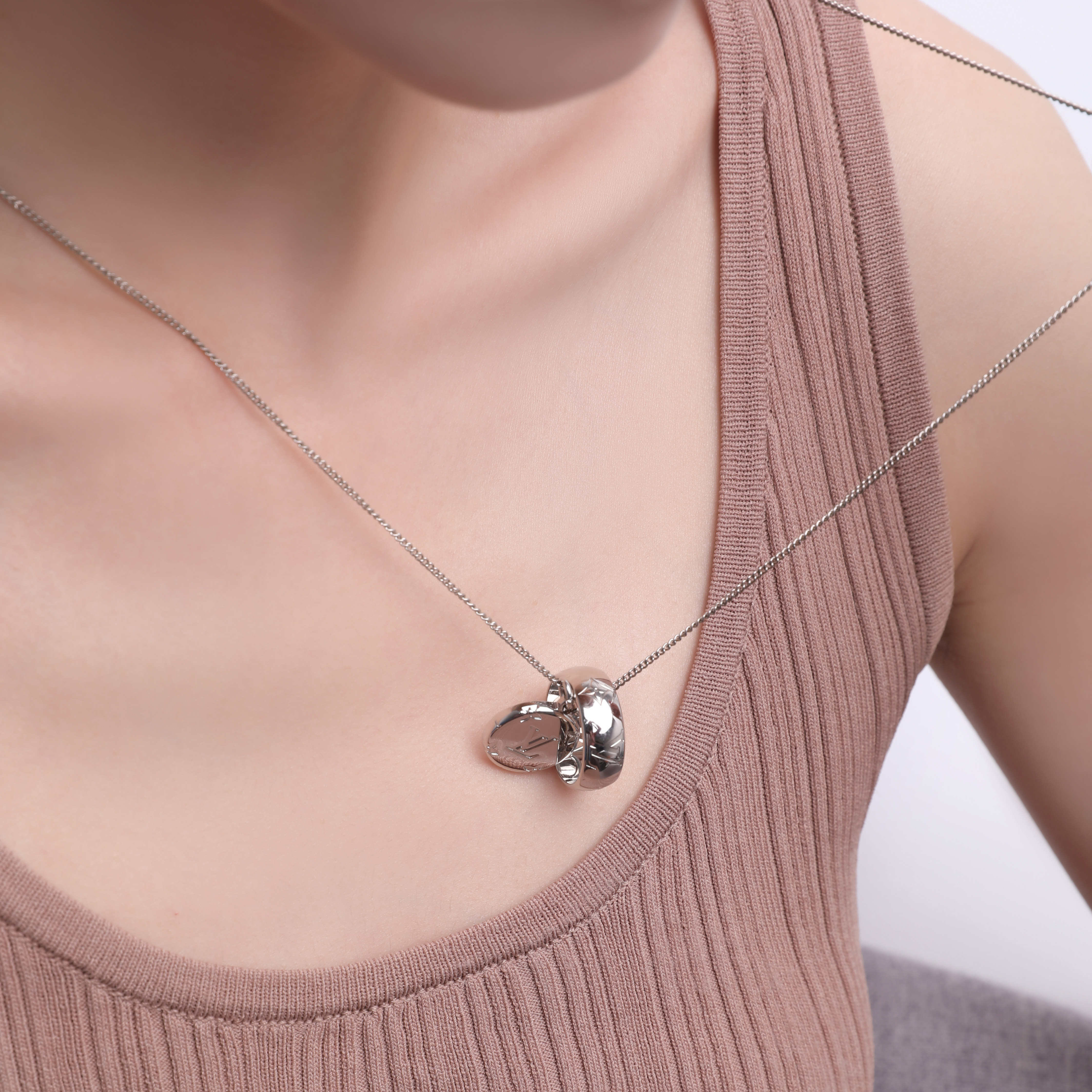 Louis Vuitton Necklace - Unisex Silver Patterned Engraved Accessory M62485 圖 6