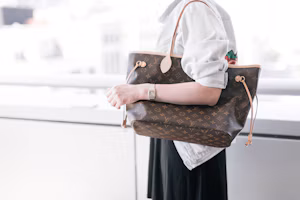 Shop Louis Vuitton Neverfull Monogram MM Cerise Lining