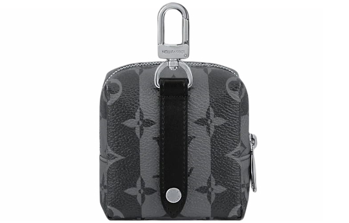 Shop LOUIS VUITTON Kolaborasi Nigo Loket Logam Hitam Aksesori Uniseks. MP3224