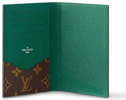 Lookbook Louis Vuitton Passport Cover Colormania Green