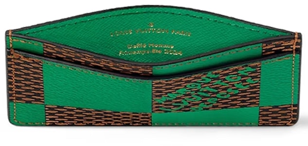 Louis Vuitton Dompet Kartu Damier Pop Hijau Lookbook Louis Vuitton Dompet Kartu Damier Pop Hijau