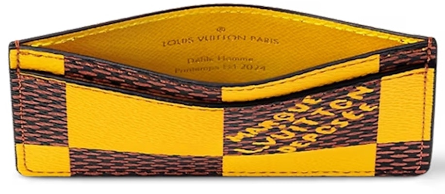 Louis Vuitton Porte Cartes Simple Damier Pop Jaune Mat Lookbook Louis Vuitton Porte Cartes Simple Damier Pop Jaune Mat