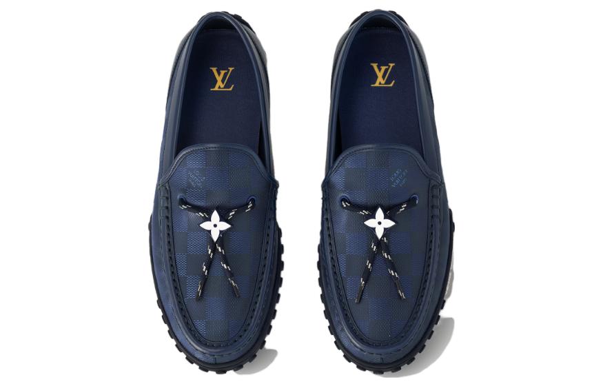 Shop Louis Vuitton Pelari 'Comfy Biru Sederhana' 1ACFR0