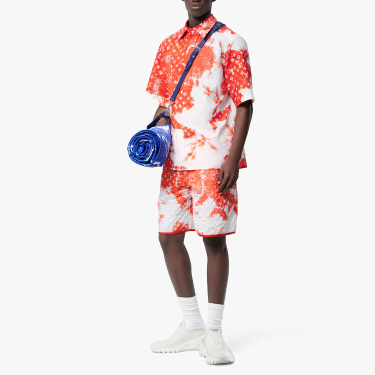 Purchase Camiseta Roja Tie-Dye de Manga Corta con Logo LOUIS VUITTON para Hombre. 1AA7WP