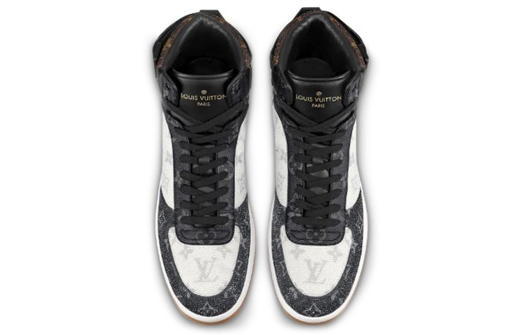 Shop Louis Vuitton Rivoli Sneaker 'Monogram Strass' 1A4UG0