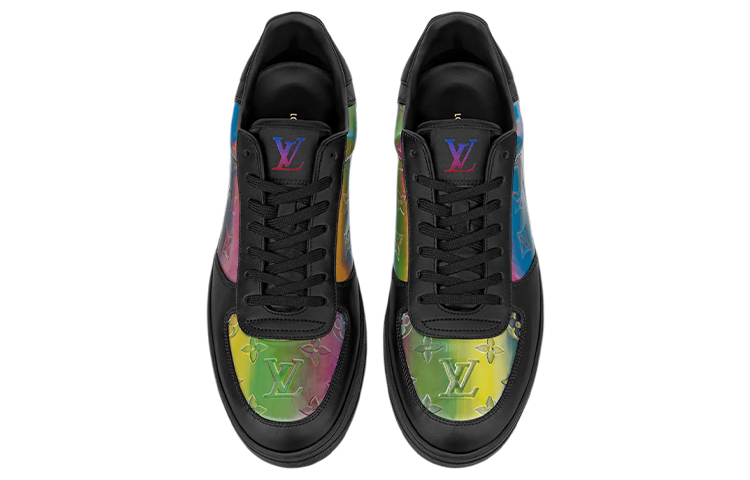 Lookbook Louis Vuitton Rivoli Sneakers ''Zwart met Glanzend Monogram'' 1A99NO