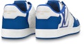 Lookbook Louis Vuitton Rivoli Sneakers 'Putih Plaid dengan Logo Biru di Sisi' 1ABFEX