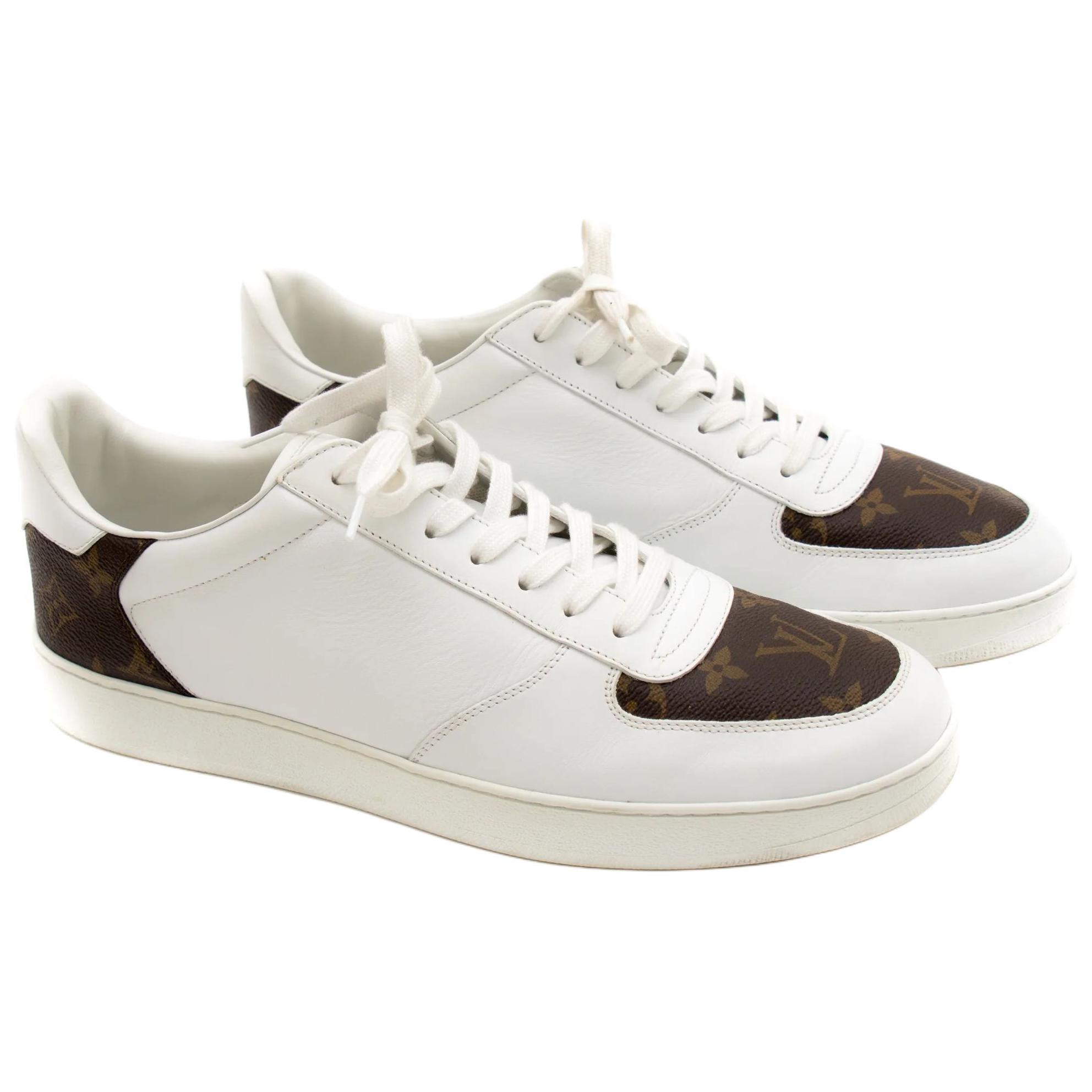 Shop LOUIS VUITTON Rivoli 老花logo拼接平紋小牛皮 運動鞋 男款 白棕