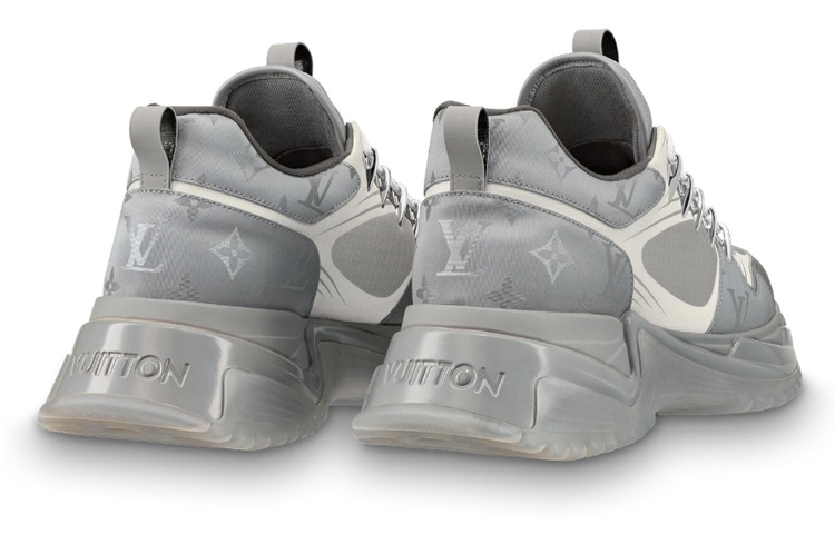 Shop Louis Vuitton 路易威登 Run Away Pulse 運動鞋 銀色