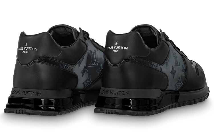 Lookbook Louis Vuitton Run Away Sneakers 'Hitam dengan Corak Monogram Kelabu' 1A8KJA