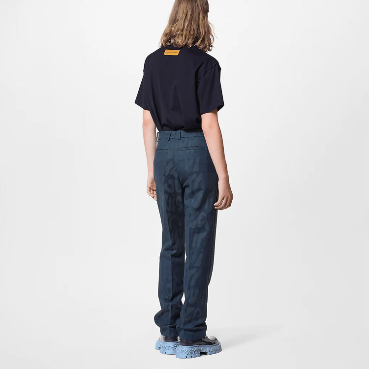 Shop Camiseta Negra para Hombre Louis Vuitton Logo Sólido Cuello Redondo. 1AATS8