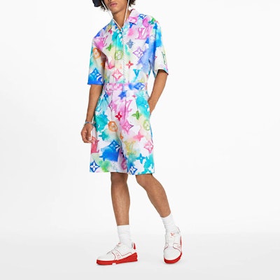 루이비통 SS21 타이다이 로고 프린트 캐주얼 쇼츠 멀티컬러 남성용. 1A8QZD Lookbook 루이비통 SS21 타이다이 로고 프린트 캐주얼 쇼츠 멀티컬러 남성용. 1A8QZD