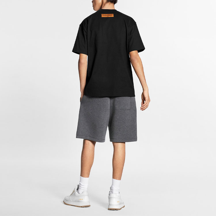 Shop LOUIS VUITTON SS22 Celana Pendek Reversible Abu-abu dengan Sabuk Kasual. 1A7XNW