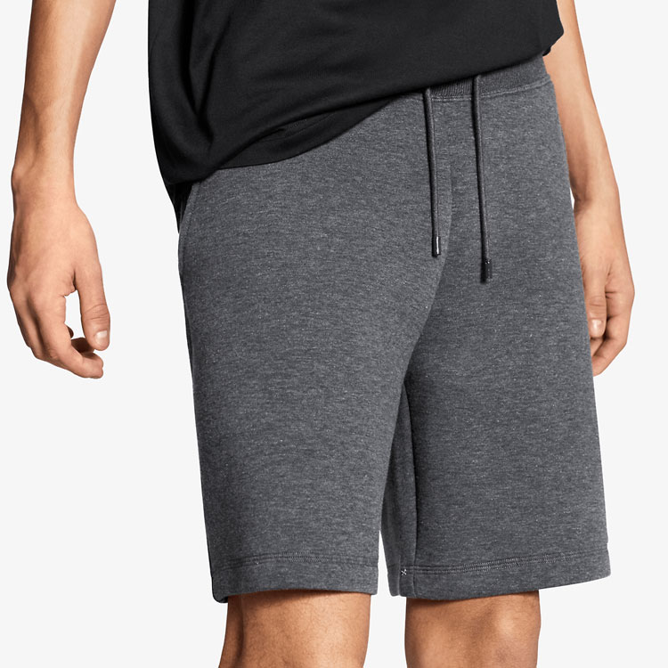 Purchase LOUIS VUITTON SS22 Celana Pendek Reversible Abu-abu dengan Sabuk Kasual. 1A7XNW