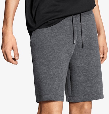 LOUIS VUITTON SS22 Celana Pendek Reversible Abu-abu dengan Sabuk Kasual. 1A7XNW Purchase LOUIS VUITTON SS22 Celana Pendek Reversible Abu-abu dengan Sabuk Kasual. 1A7XNW