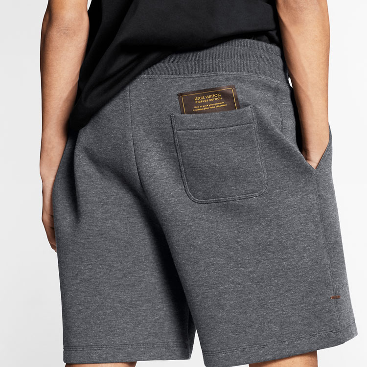 Details for LOUIS VUITTON SS22 Celana Pendek Reversible Abu-abu dengan Sabuk Kasual. 1A7XNW