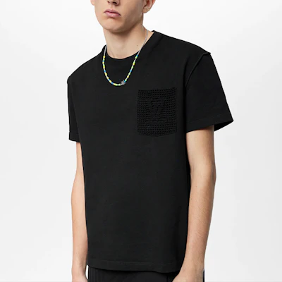 LOUIS VUITTON SS22 男士黑色短袖套頭圓領T恤 1AA4TA Lookbook LOUIS VUITTON SS22 男士黑色短袖套頭圓領T恤 1AA4TA