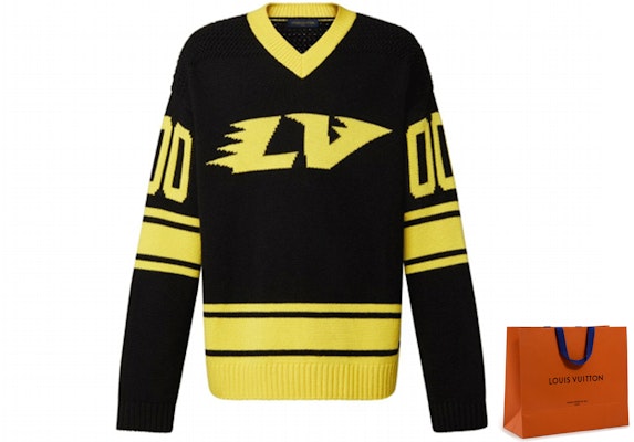 LOUIS VUITTON SS22 Hitam Jacquard Garis Logo V-Neck Sweater. 1A9TAX Order LOUIS VUITTON SS22 Hitam Jacquard Garis Logo V-Neck Sweater. 1A9TAX