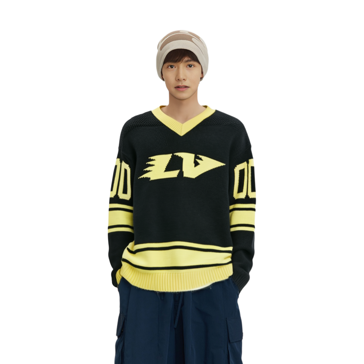 Shop LOUIS VUITTON SS22 Baju Hitam Jacquard Logo Belang Leher V. 1A9TAX