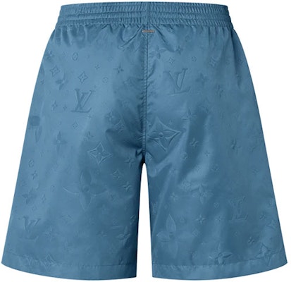 LOUIS VUITTON SS22 Celana Pendek Pria Logo Monogram Biru Pinggang Elastis. 1AA7WB Lookbook LOUIS VUITTON SS22 Celana Pendek Pria Logo Monogram Biru Pinggang Elastis. 1AA7WB