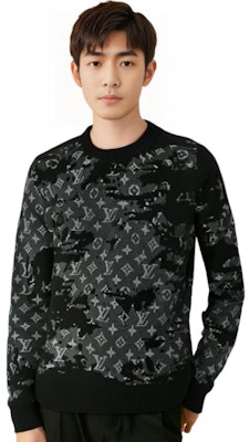 LOUIS VUITTON SS22 Suéter Negro Cuello Redondo Logo Desgastado. 1A96JT Details for LOUIS VUITTON SS22 Suéter Negro Cuello Redondo Logo Desgastado. 1A96JT