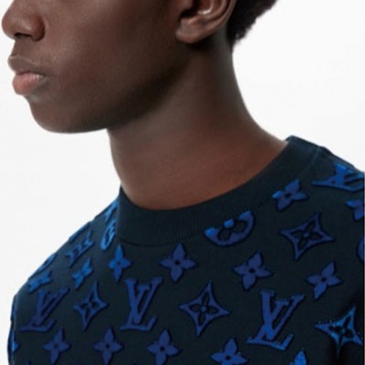 LOUIS VUITTON SS22 Gradient Monogram Crewneck Pullover Sweatshirt Biru 1A9GLF Sizing LOUIS VUITTON SS22 Gradient Monogram Crewneck Pullover Sweatshirt Biru 1A9GLF